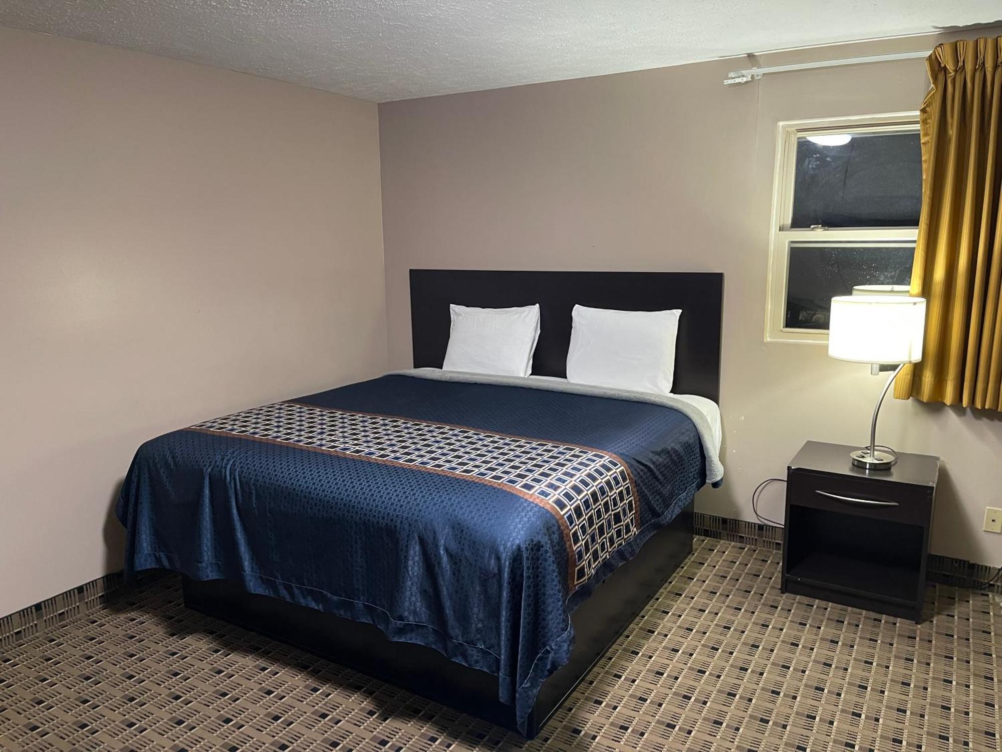 Economy Inn & Suites Аштабула Екстер'єр фото