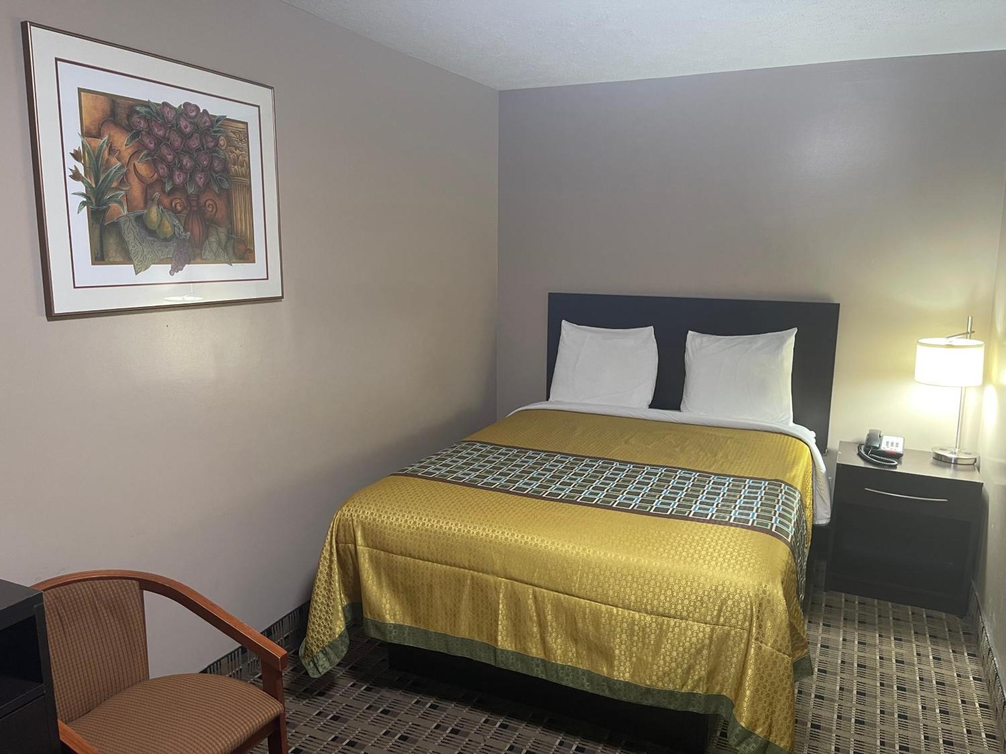 Economy Inn & Suites Аштабула Екстер'єр фото