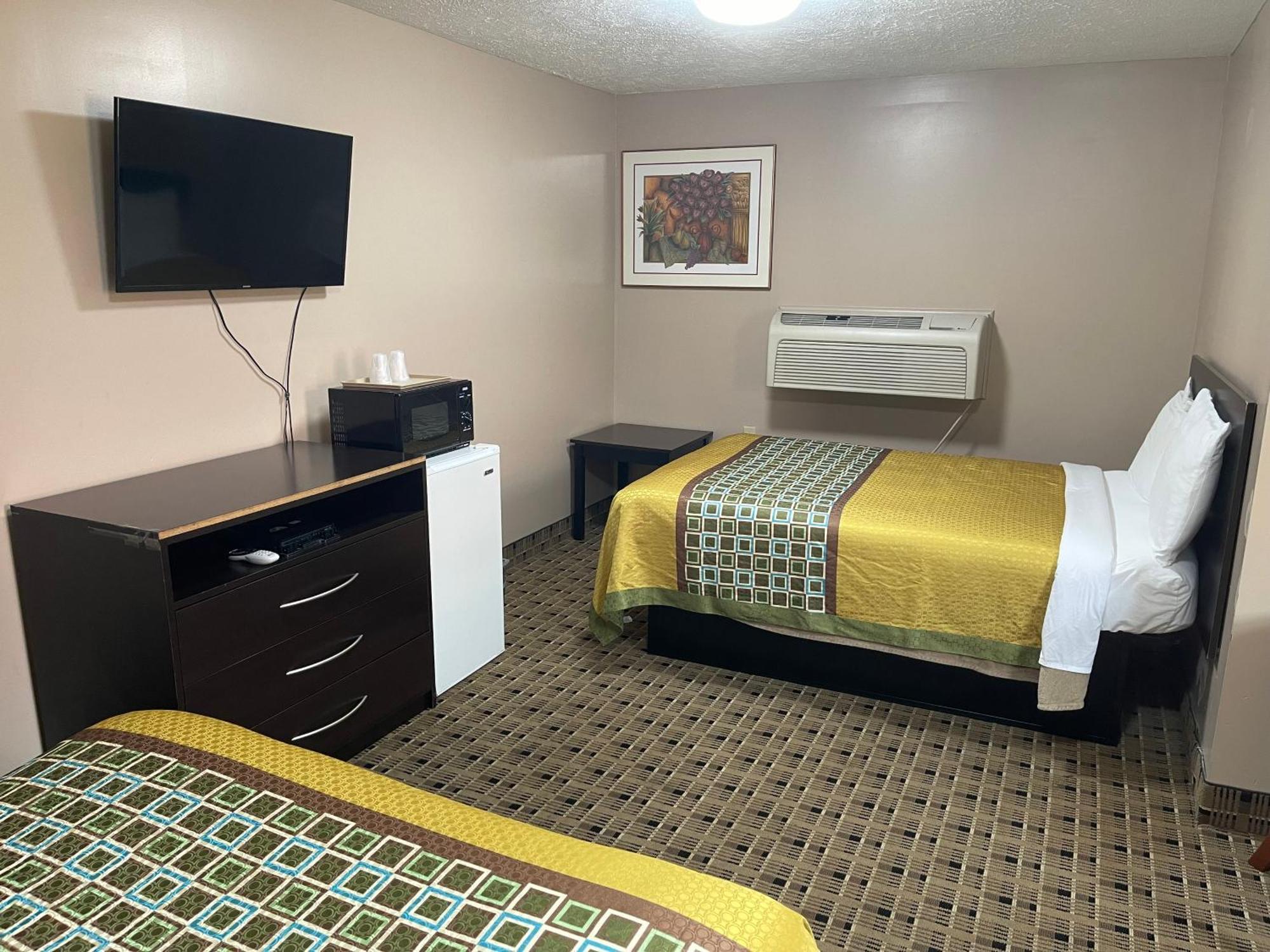 Economy Inn & Suites Аштабула Екстер'єр фото