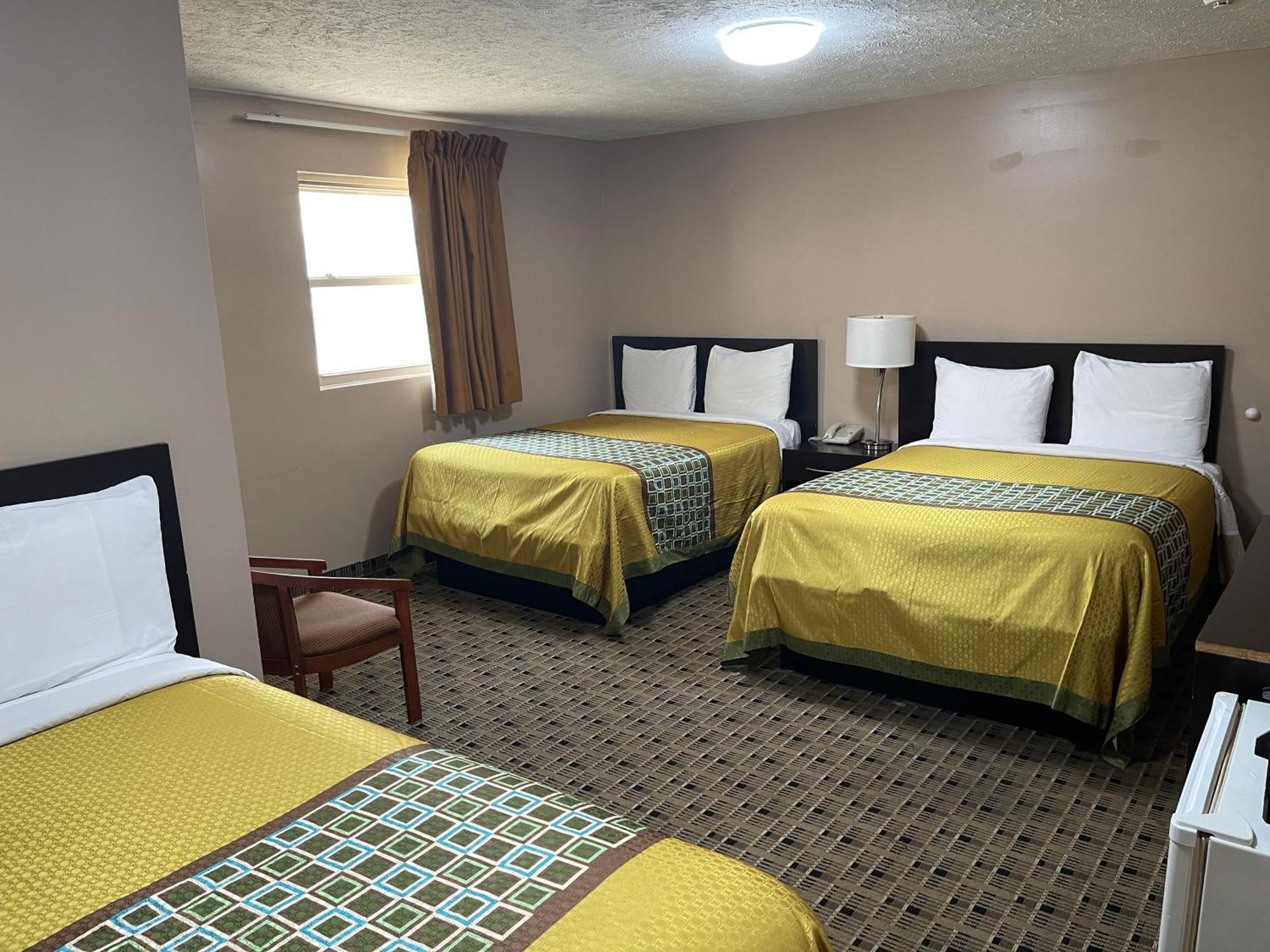Economy Inn & Suites Аштабула Екстер'єр фото